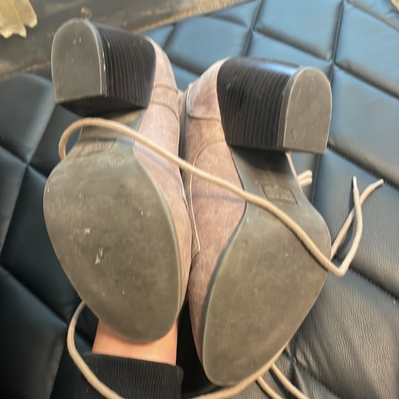 8.5 suede booties beige - Picture 4 of 4